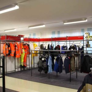 Verkaufsraum Arbeitsschutzbekleidung und Anprobe