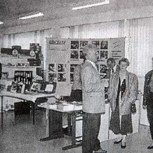 Schuster GmbH im neuen Firmengebäude 1995