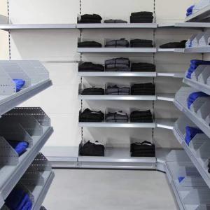 Schuster-Arbeitsschutz-Fachmarkthalle-Arbeitskleidung2