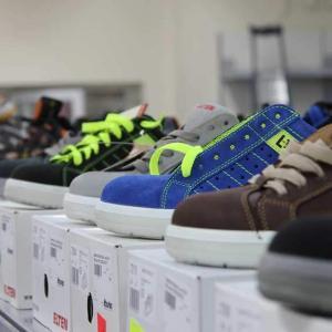Schuster-Arbeitsschutz-Fachmarkthalle-Schuhe-Elten2