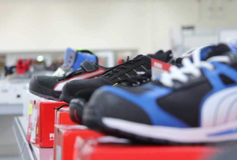 Schuster-Arbeitsschutz-Fachmarkthalle-Schuhe-Puma